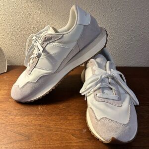 New Balance Sneakers 237